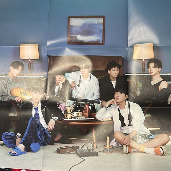 BTS “BE” ALBUM (Essential edition) - Picture 4 of 5